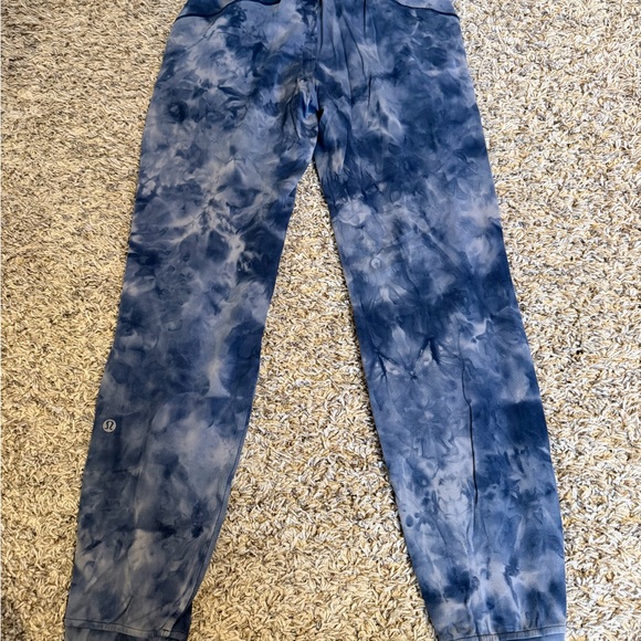 Lululemon Tie Dye Joggers Size 2 Blue High Rise Athletic Lounge Pants - Picture 3 of 3
